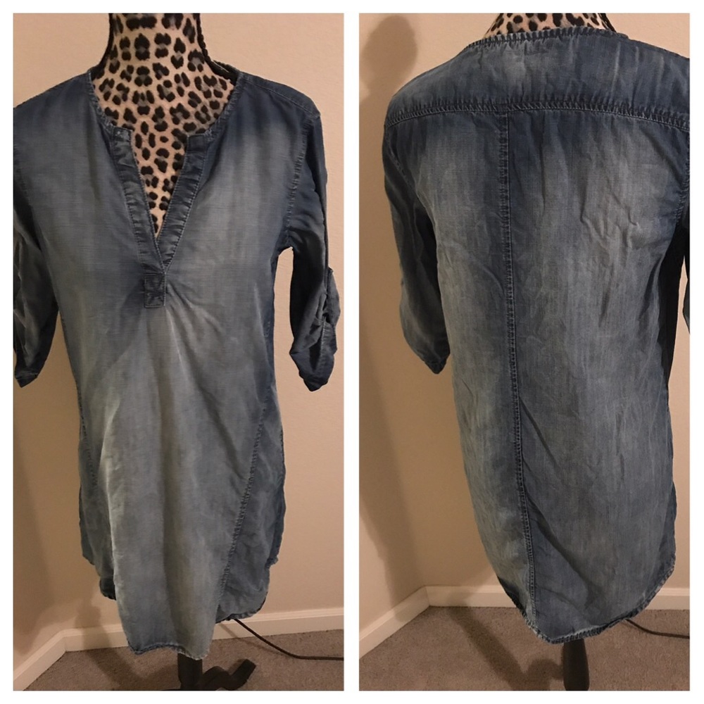 Small denim Bella Dahl boutique dress