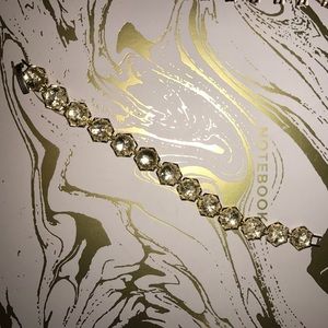 Kendra Scott bracelet! MAKE ME OFFERS!!!