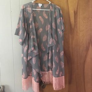 Lu la feathers pattern Very trendy