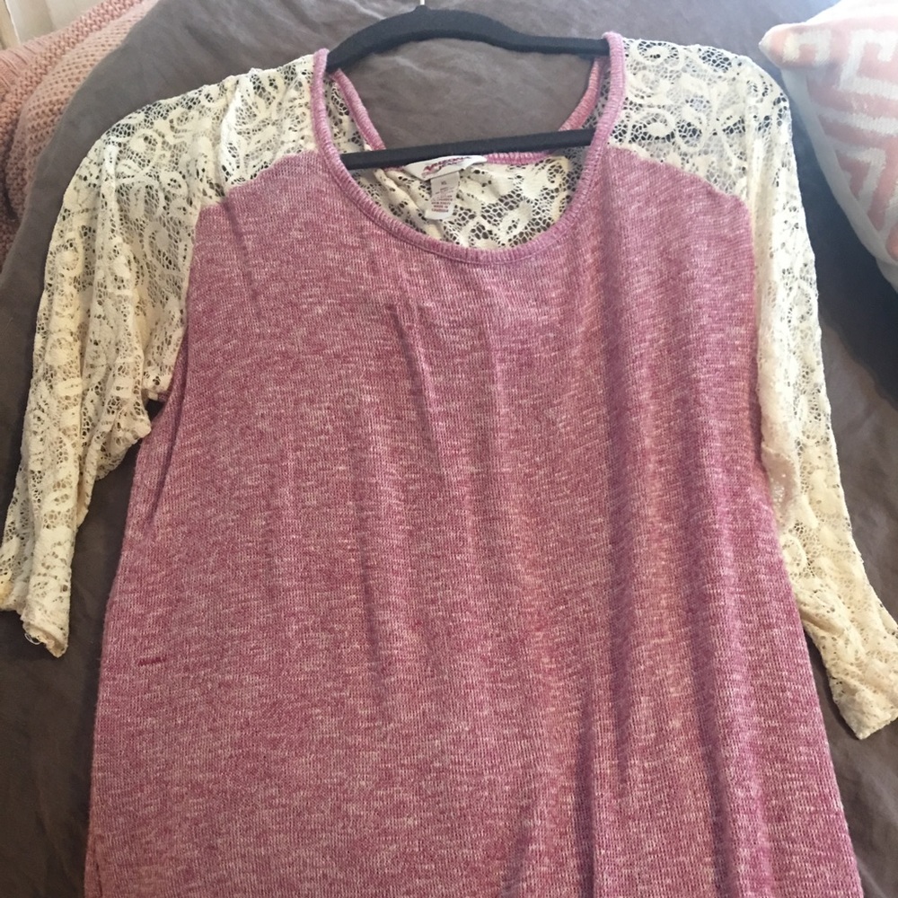 Arizona 3/4 lace sleeve top