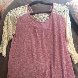 Arizona 3/4 lace sleeve top