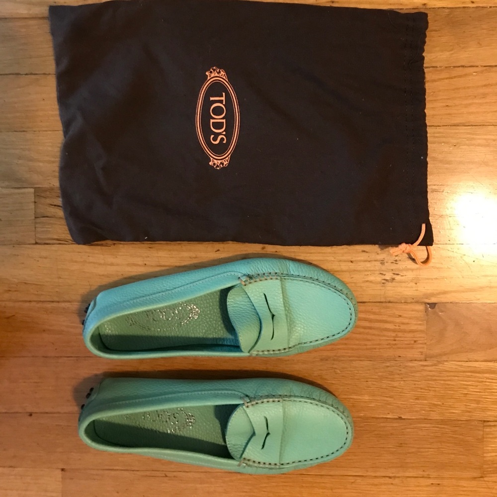 Tod's mint colored driving moccasins