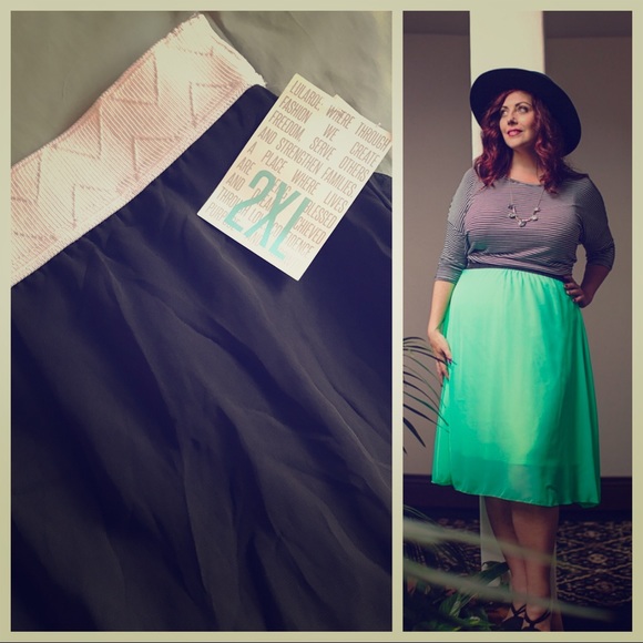 LuLaRoe Dresses & Skirts - HP! Lularoe 2X SOLID BLACK Lola Skirt Mega Unicorn