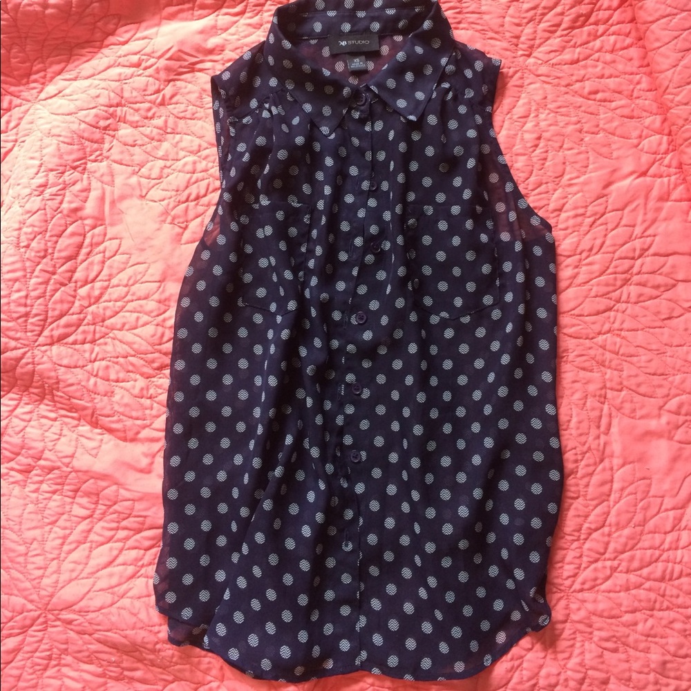 AB Studio sleeveless button down - Picture 1 of 3