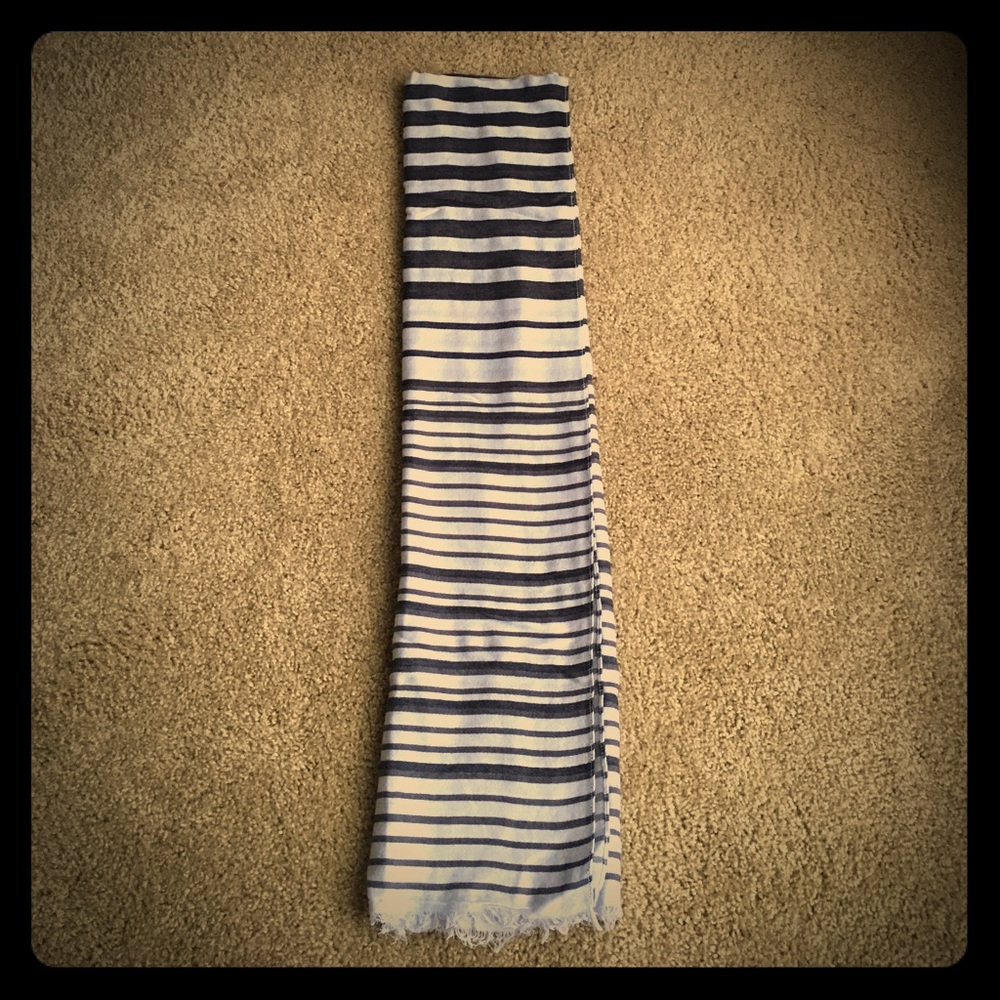 Banana Republic striped scarf blue