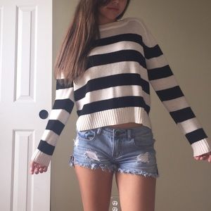Long sleeve black and white stripes sweater
