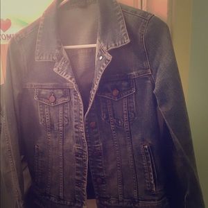 Denim jacket - classic.