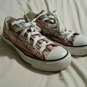 Converse, coral and tan plaid