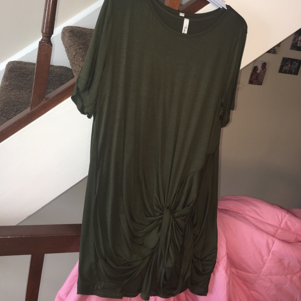 Side Knot Top • Olive Green - Picture 5 of 5