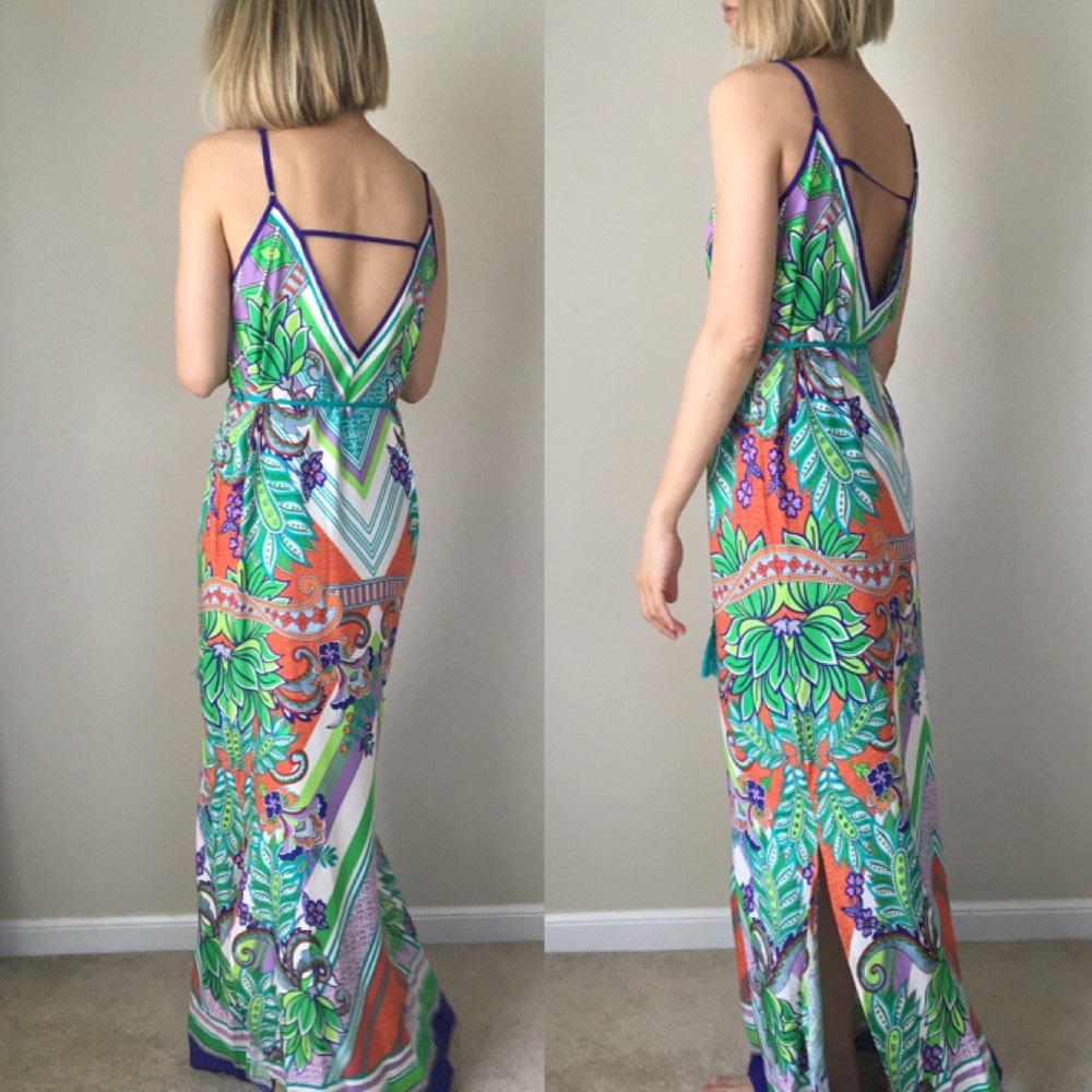 AMALFI open back dress . - Picture 2 of 3