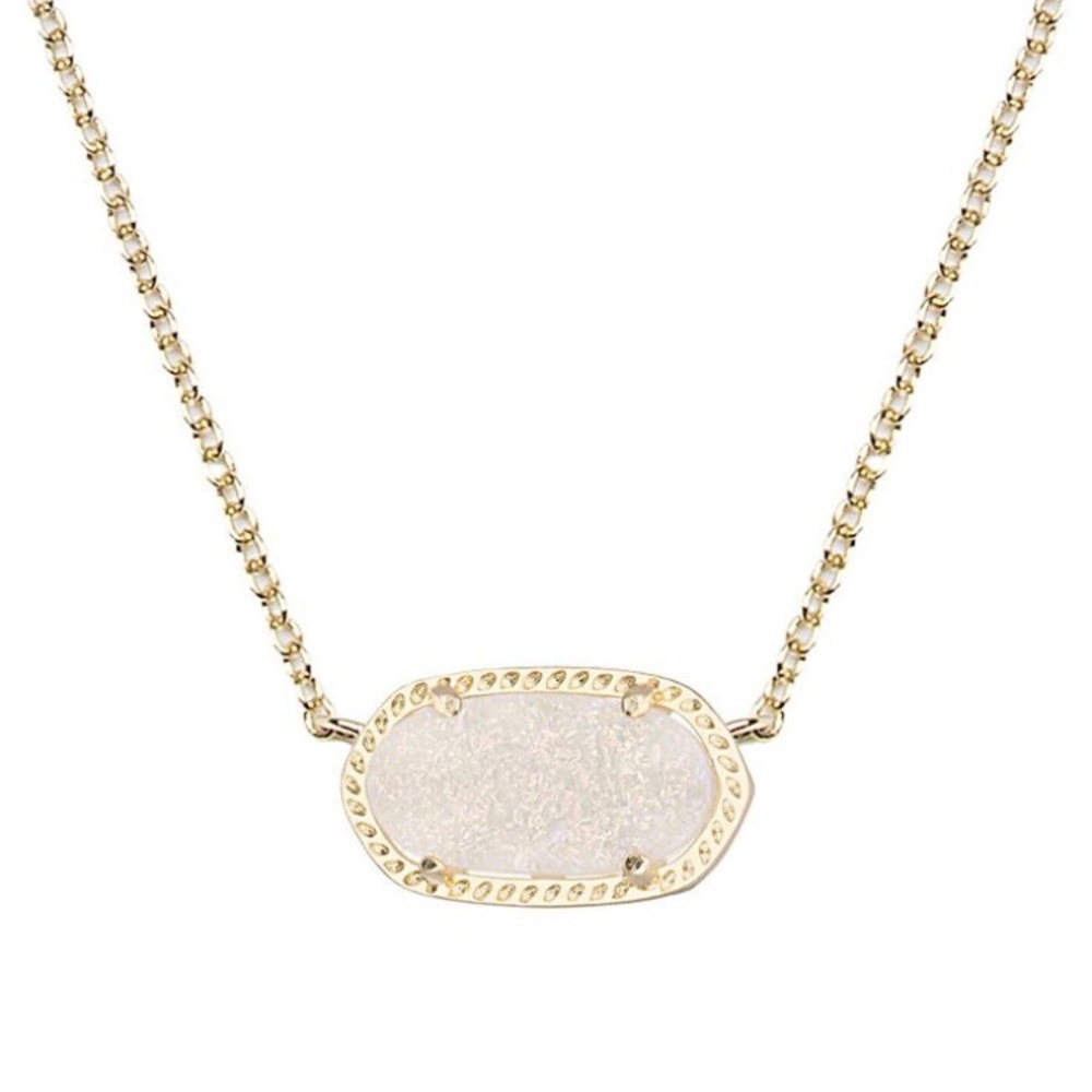 I'm selling a Kendra Scott Necklace.