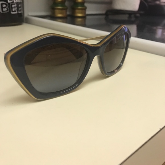 HIGH KEY Wire Frame Aviator Sunglasses – QUAY Sunglasses