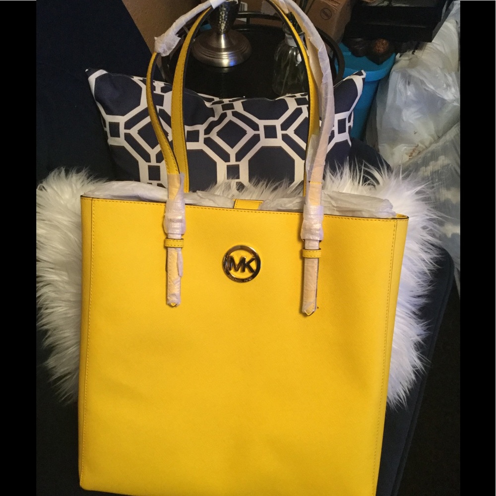Michael Kors tote