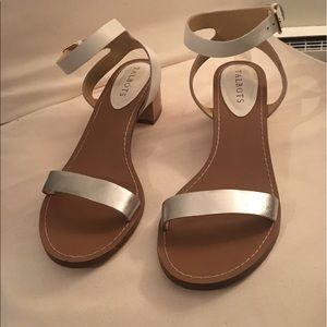 MAKE AN OFFER! Super cute sandals!