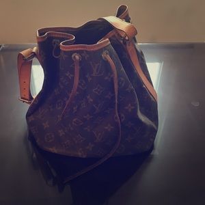 Vintage Louis Vuitton bucket bag