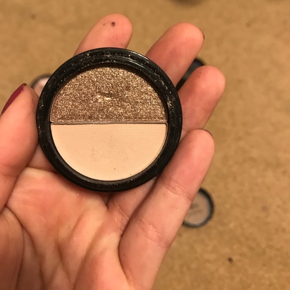 Elf eyeshadows - Picture 2 of 5