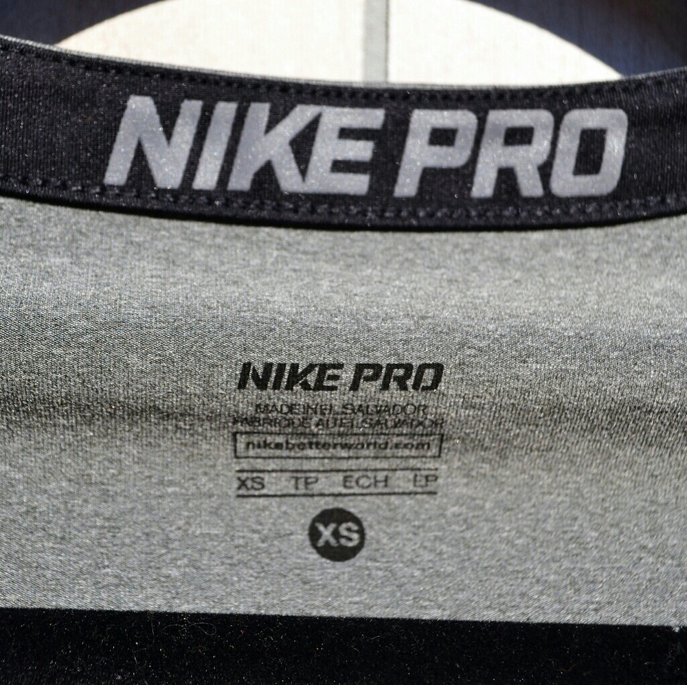Nike Dri-Fit V-Neck. - Picture 2 of 4