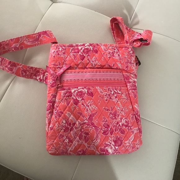 Vera Bradley Handbags - Vera Bradley crossbody