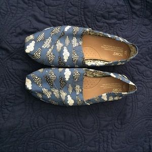 Toms cloudy day shoes!