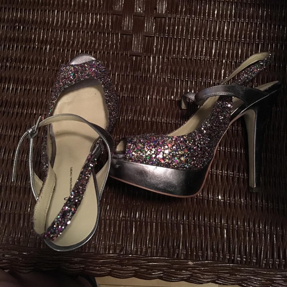 Open toed platform heels