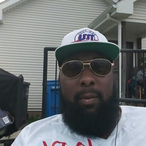 Meet your Posher, Elliott