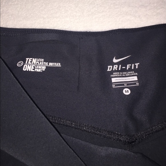 Nike - Picture 4 of 4