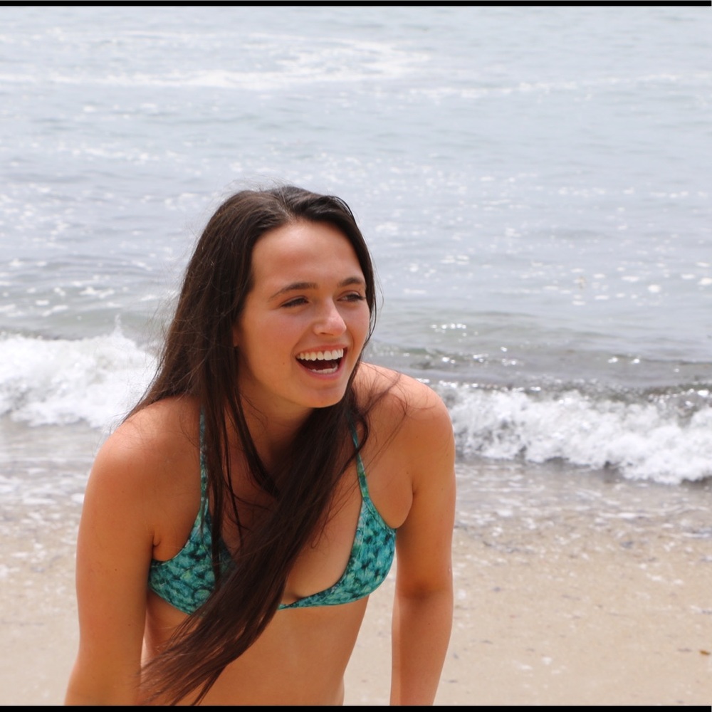 Meet your Posher, Kira