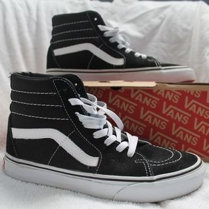 Black Sk8-Hi Vans