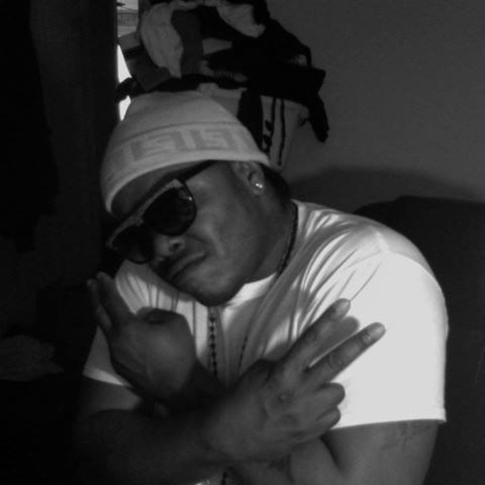 Meet your Posher, Travelle