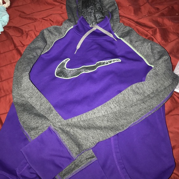 Nike Hoodie - Picture 1 of 3