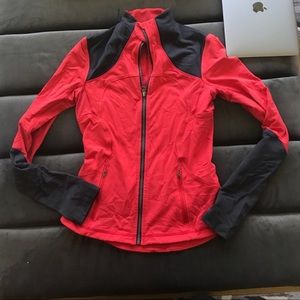 Lulu lemon jacket red and charcoal sz 6