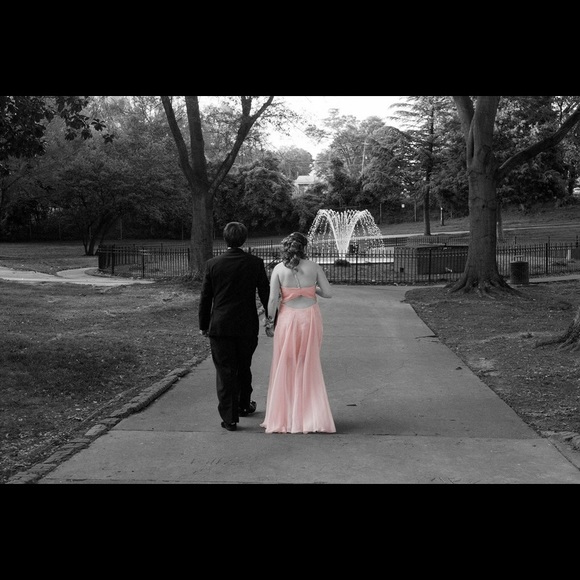 Gorgeous baby pink prom dress - Picture 2 of 7