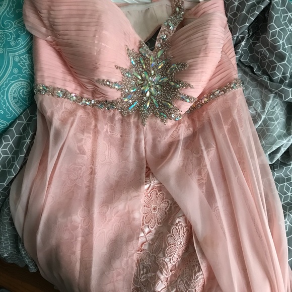 Gorgeous baby pink prom dress - Picture 4 of 7