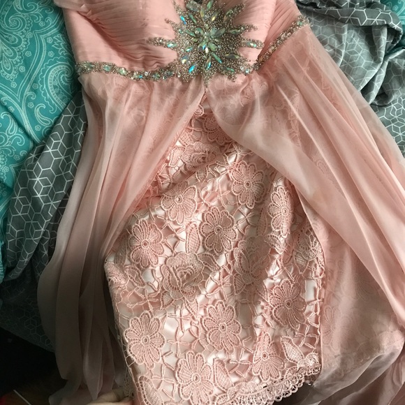 Gorgeous baby pink prom dress - Picture 6 of 7
