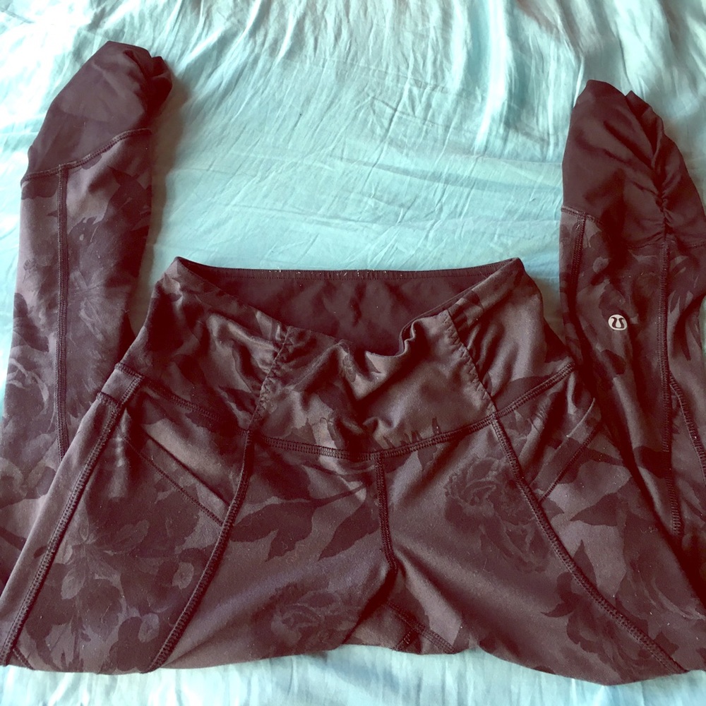 Size 4 Lululemon Capri yoga pants