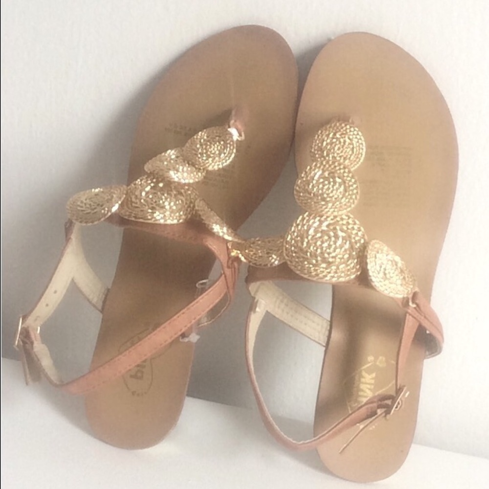 Gold color accent sandals, great flats for summer!