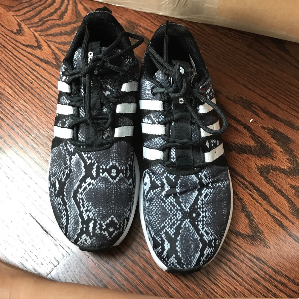 Adidas SL loop sneakers