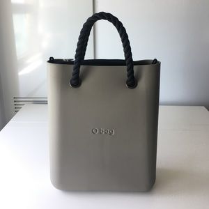 O BAG Chic Tote w/ Black Short Rope Handles