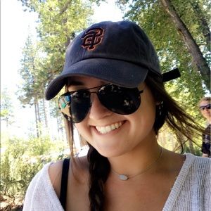 Meet your Posher, Carly