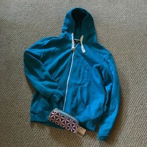 Plus Size Turquoise Hoodie & Deluxe Beauty Samples