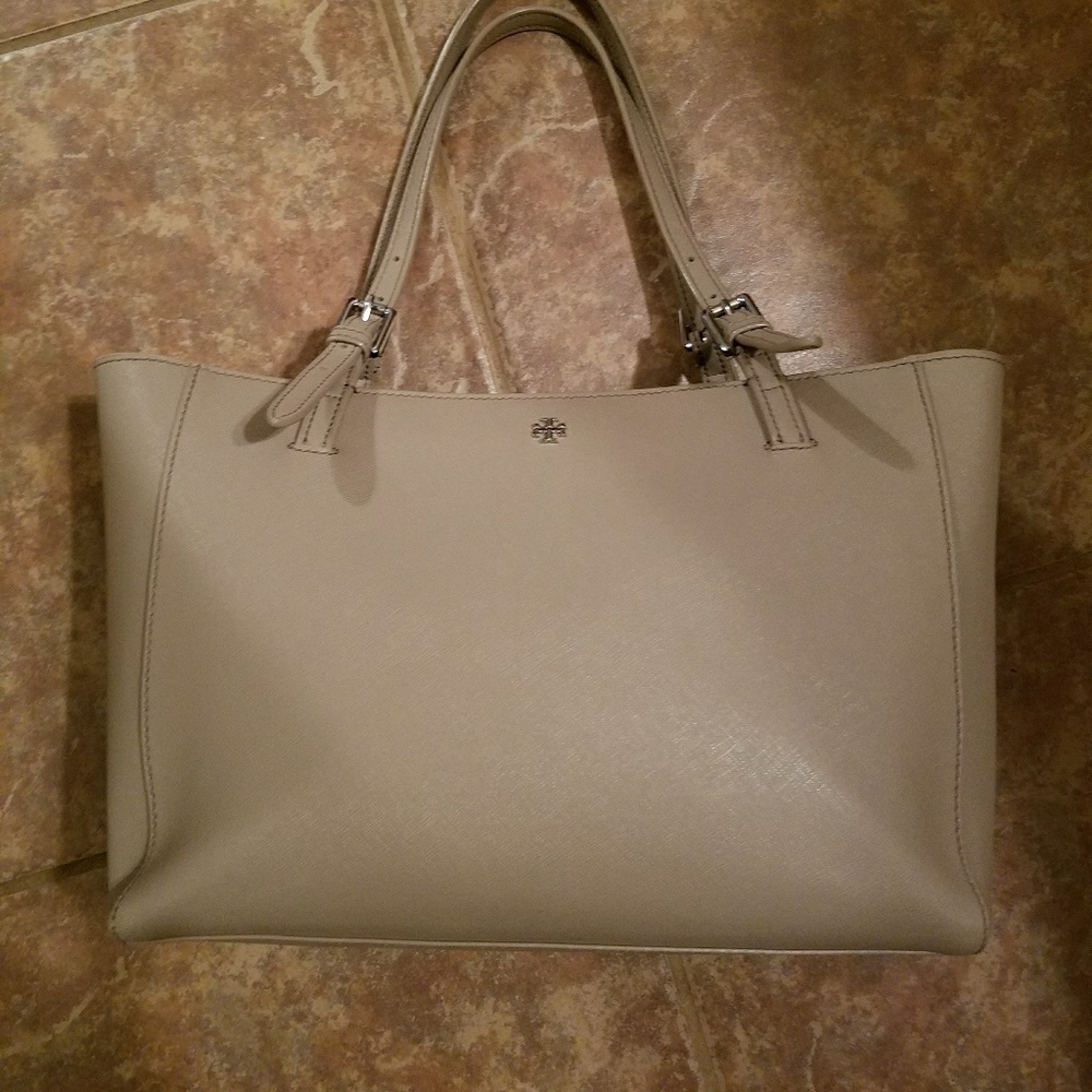 *SOLD!!!**** TORY BURCH FRENCH GREY BUCKLE TOTE*