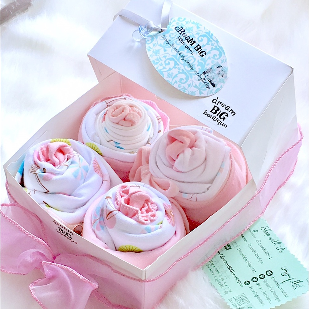 Baby girl 18pc Gift set LOVE U MORE THAN CUPCAKES!