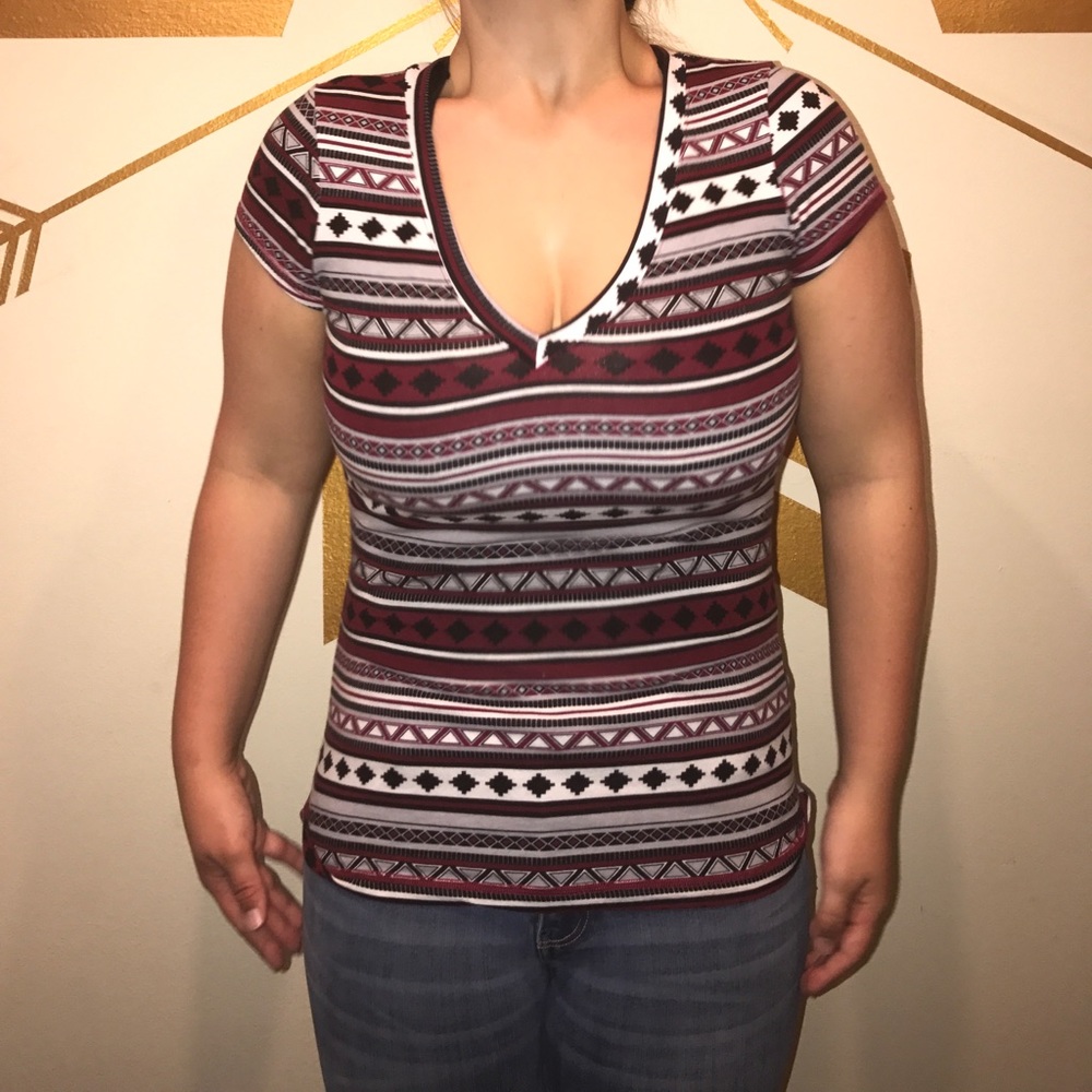 ✨AZTEC WET SEAL T-SHIRT✨