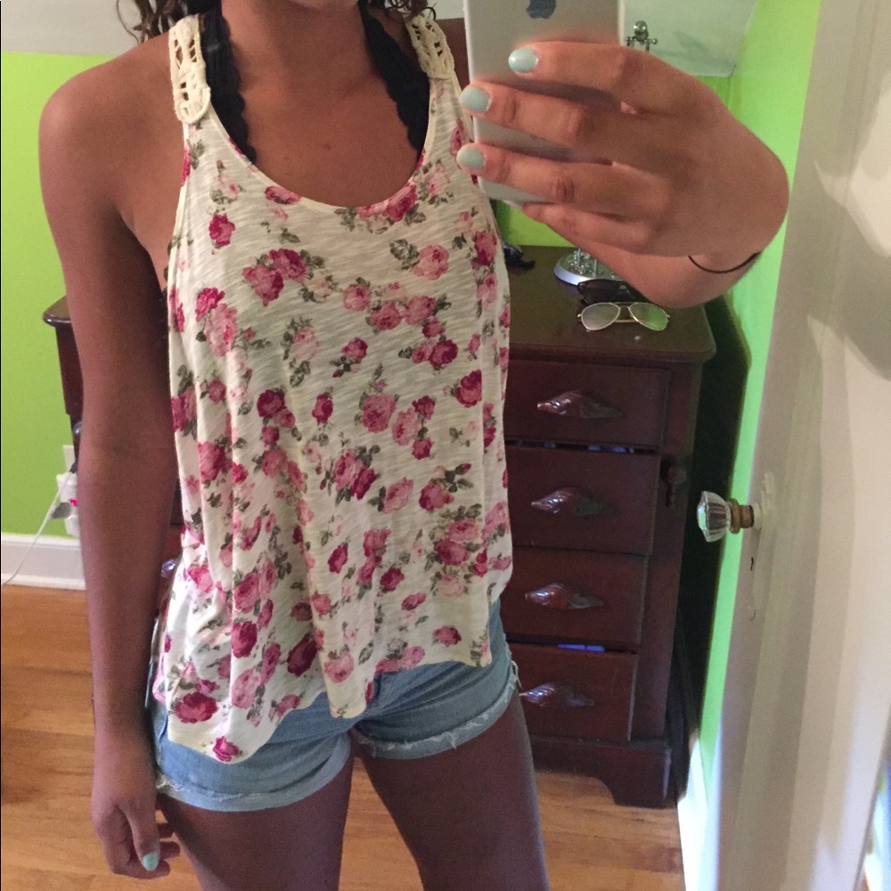 Floral-patterned tank top
