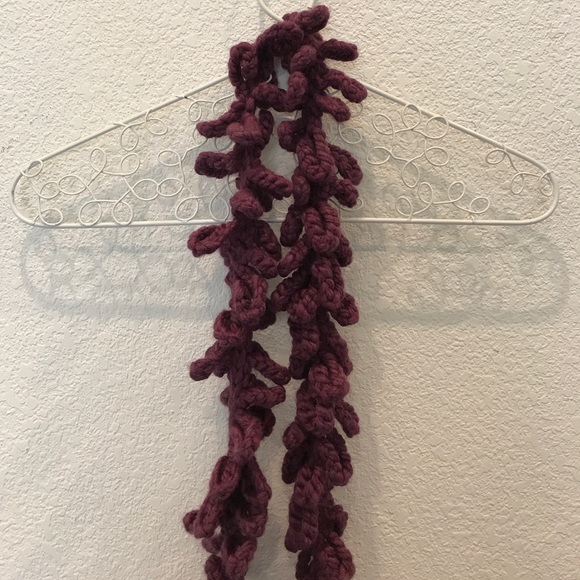 Hand-Knit Wool & Acrylic Leafy Scarf 80" Long - Picture 4 of 5