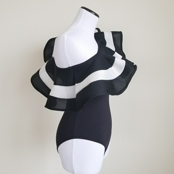 *NEW* One shoulder ruffle striped black bodysuit - Picture 6 of 7