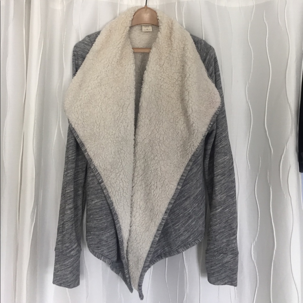 Abercrombie & Fitch Sweater