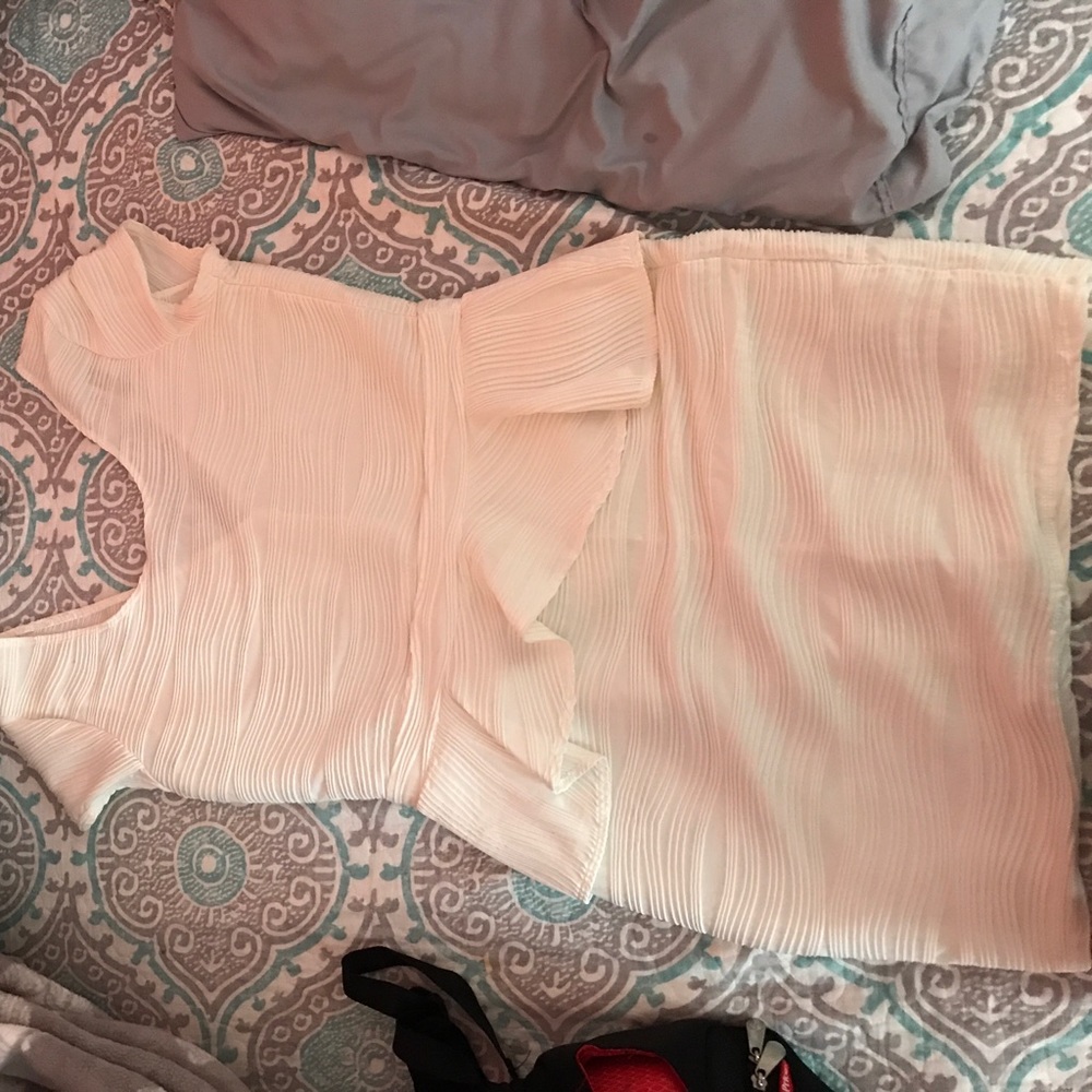 White slight ripple dress