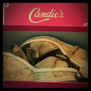 Tan cork back strap wedges