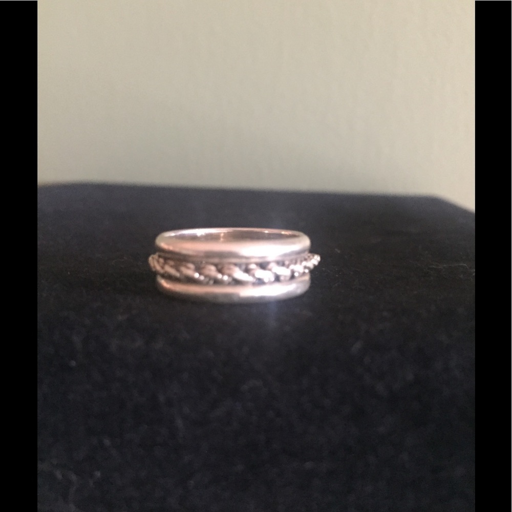 Sterling silver ring - size 7.5